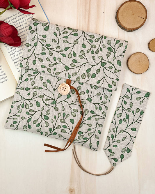 Adjustable leaves book sleeve